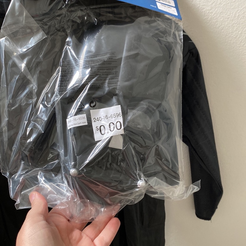 New Darth Vader Costume - Picture 7 of 10